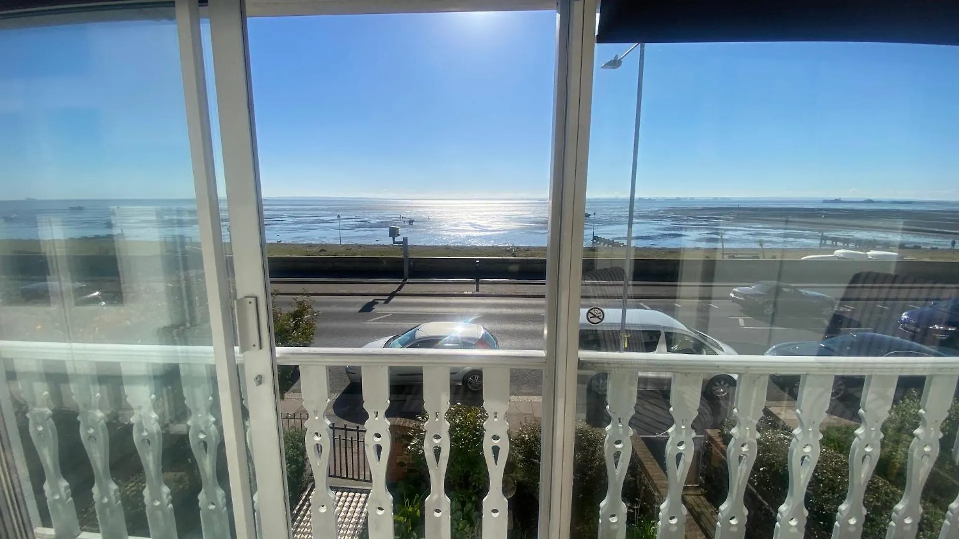 Bed & Breakfast Pebbles Guest House Southend-on-Sea